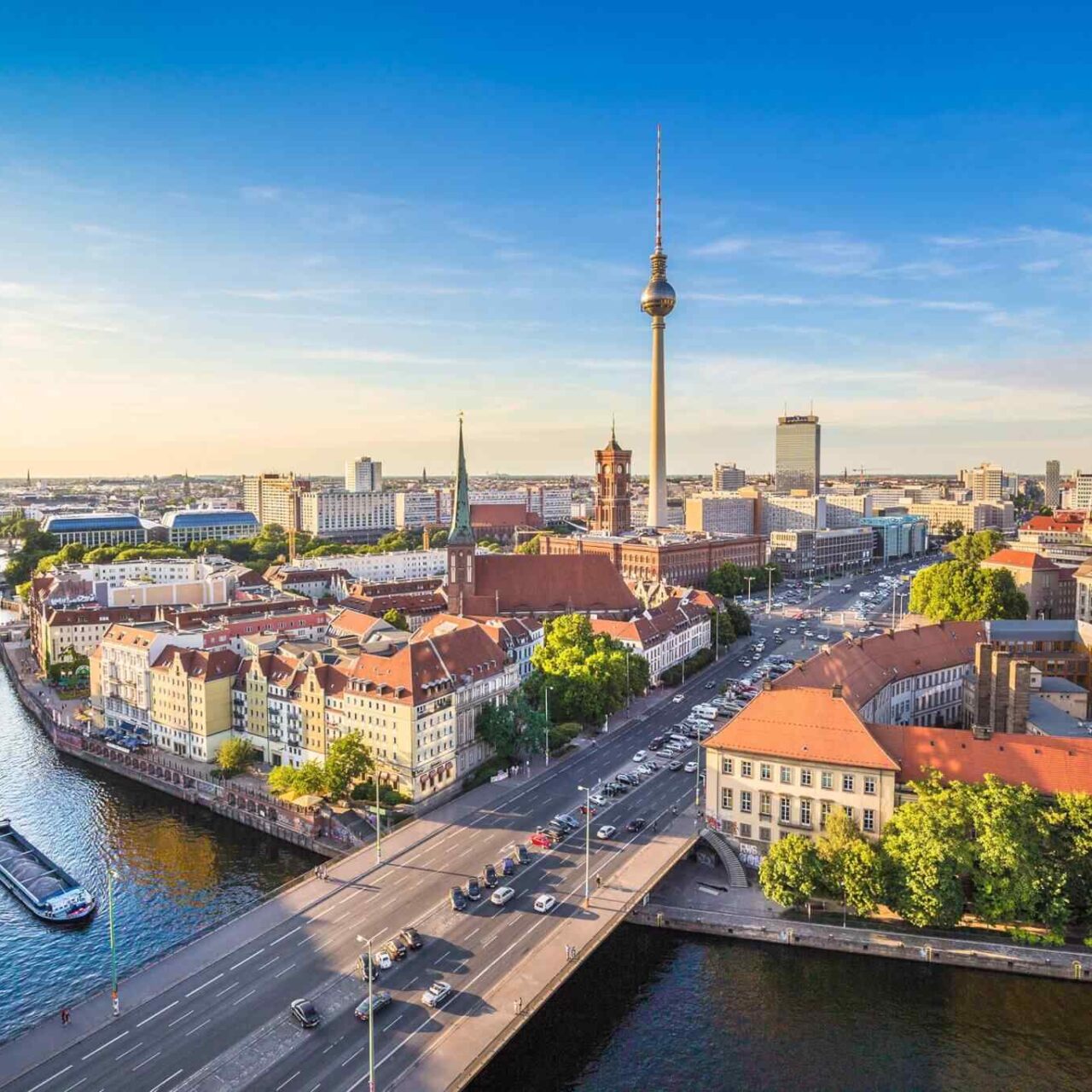 https://gateway-travel.com/wp-content/uploads/2018/09/destination-berlin-05-1280x1280.jpg