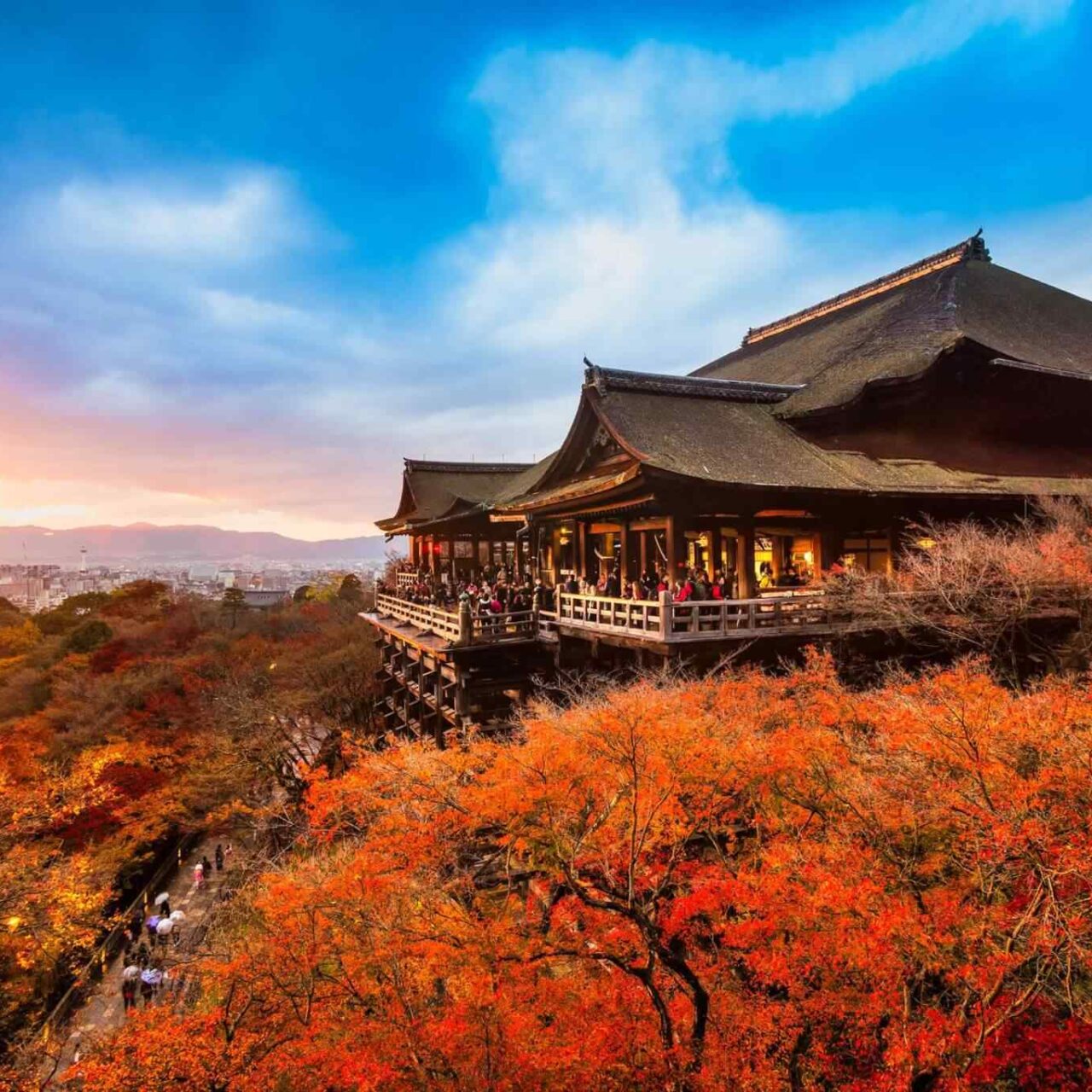 https://gateway-travel.com/wp-content/uploads/2018/09/destination-kyoto-01-1280x1280.jpg