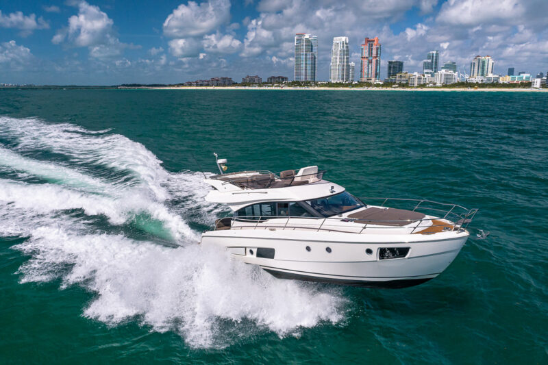 4 hours Yacht rental
